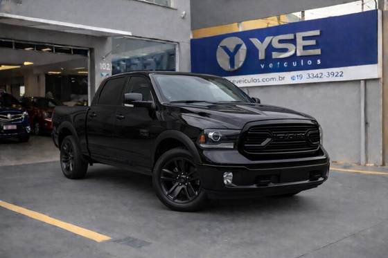 RAM CLASSIC 5.7 V8 GASOLINA LARAMIE NIGHT EDITION CD 4X4 AUTOMÁTICO